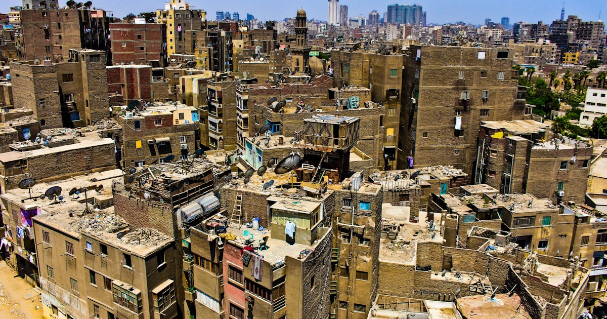 صدمة اقتصادية في مصر: هل تخفي المليارات الجديدة مشكلة قديمة؟